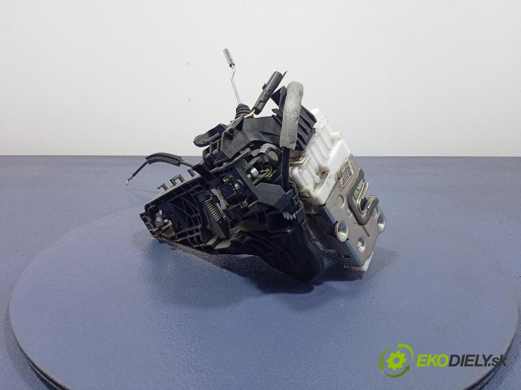 Mercedes B-Klasa 2005 zámok dvere Predné Vľavo: 1697202535