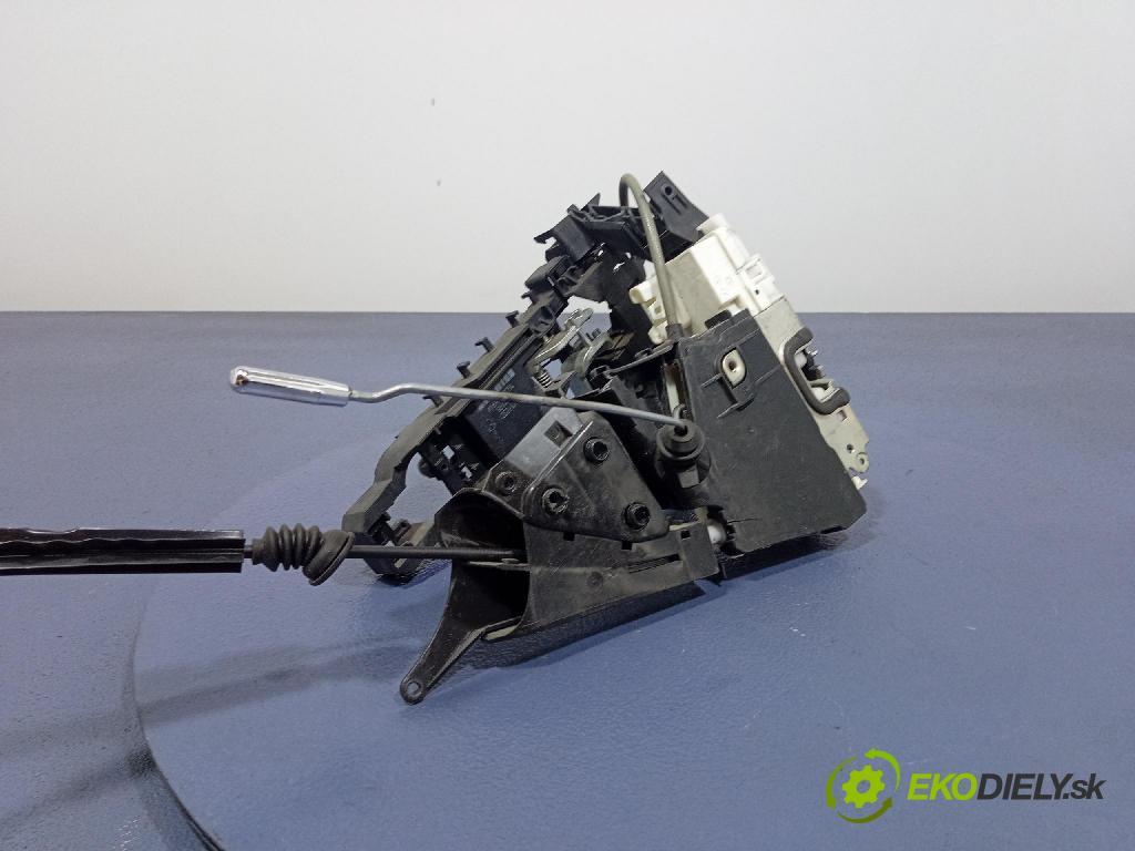 Mercedes B-Klasa 2005 zámok dvere Predné v pravo: 1697202835