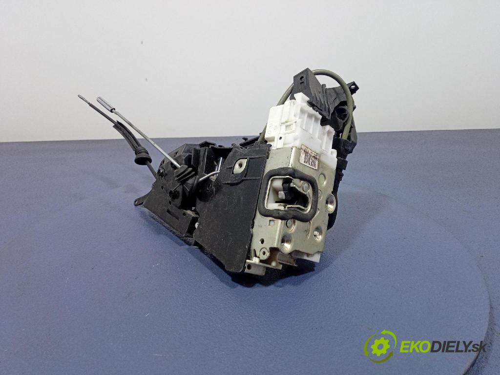 Mercedes B-Klasa 2005 zámok dvere Predné v pravo: 1697202835