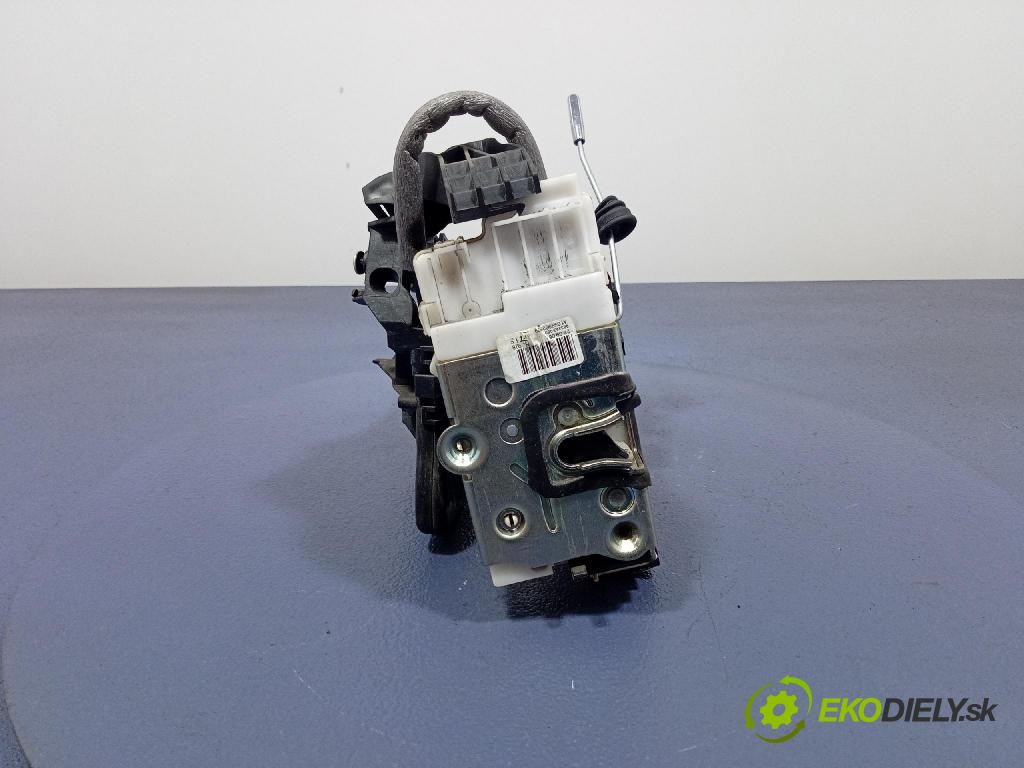 Mercedes B-Klasa 2005 zámek dveře Zad: Levý: 1697302135