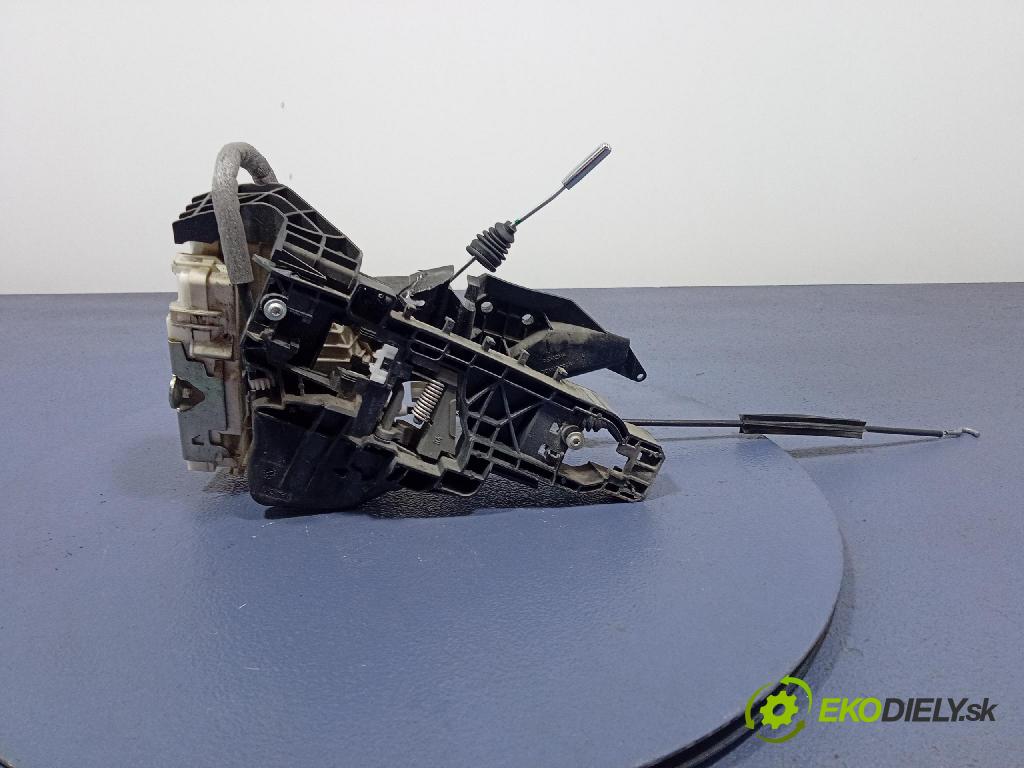 Mercedes B-Klasa 2005 zámek dveře Zad: v pravo: 1697302235