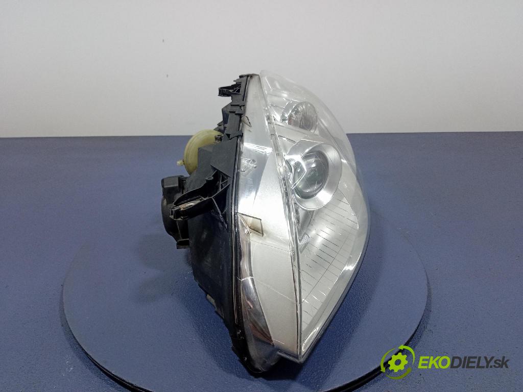 Mercedes B-Klasa 2005 Reflektor: Vľavo: A1698201761