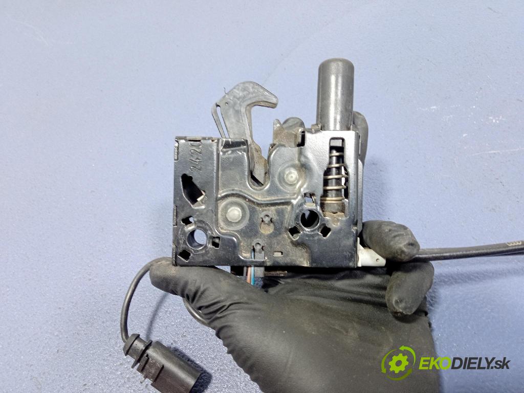 Audi A6 2020 zámok masky: 4K0823509