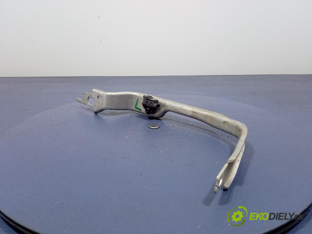 Audi A6 2020 výstuha Predné: / pas predný 4K0807347B