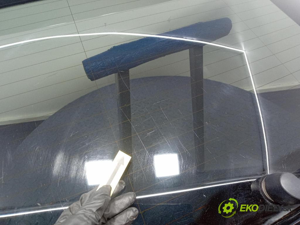 Audi A6 2016 zadna dveře kufra: kufra: