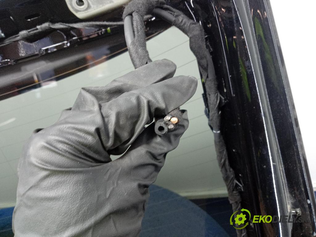 Audi A6 2016 zadna dveře kufra: kufra: