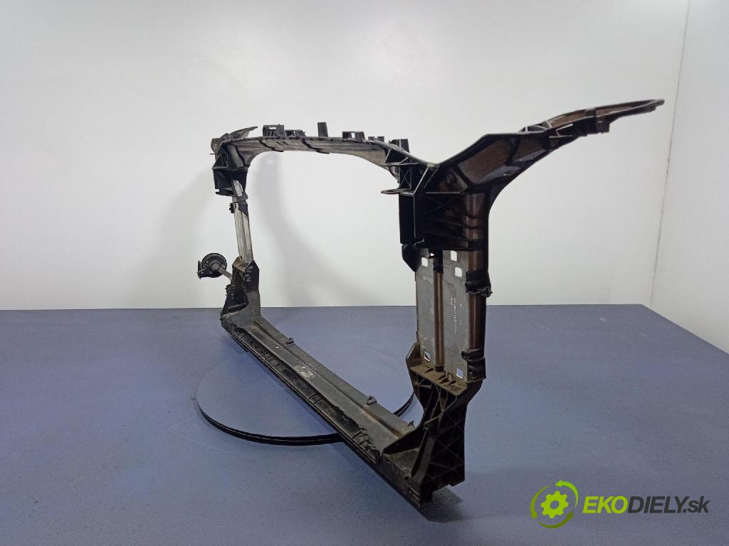 Audi A6 2020 výstuha Predné: / pas predný 4K0121286