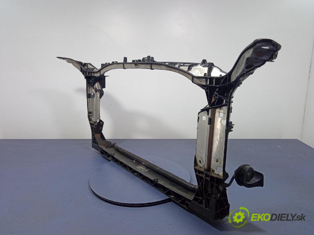 Audi A6 2020 výstuha Predné: / pas predný 4K0121286