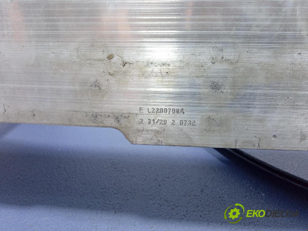 Audi A6 2020 výstuha narazník Predné 