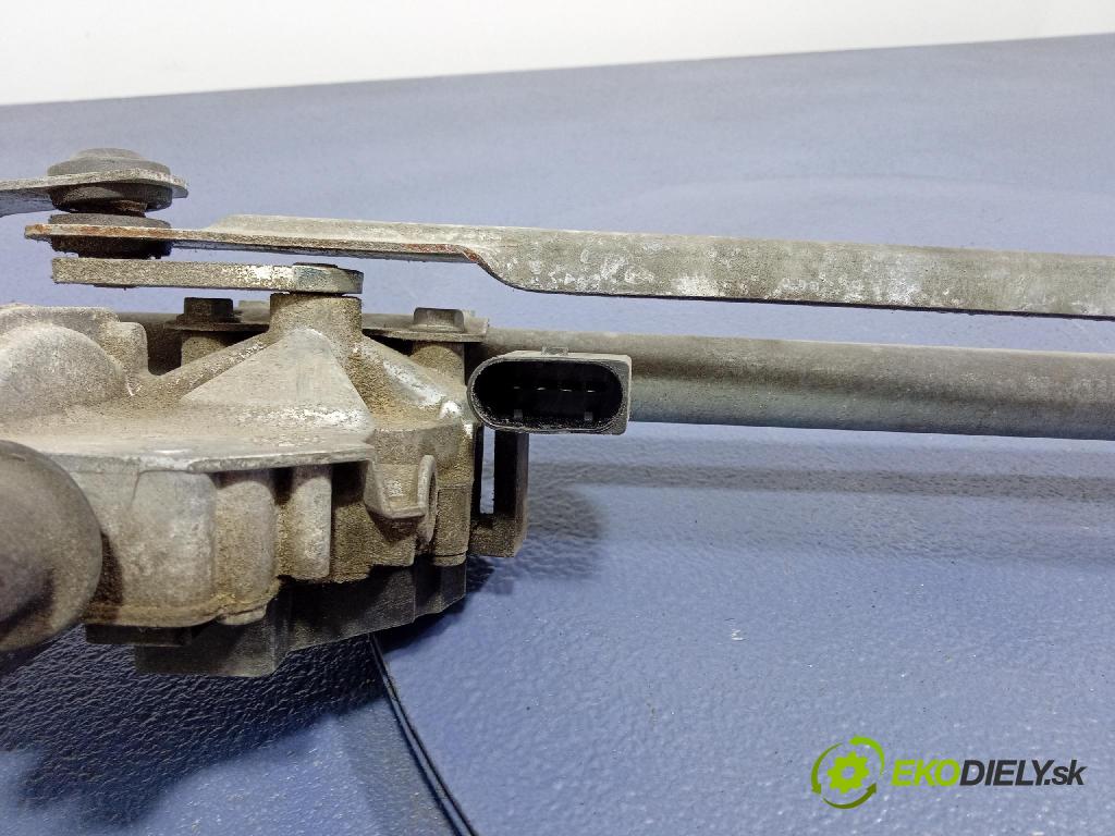 Mercedes B-Klasa 2005 mechanizmus motor: Stierače: Predné A1698200300