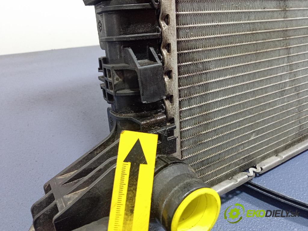 Audi A6 2020 chladič Voda: 8W0121251AK