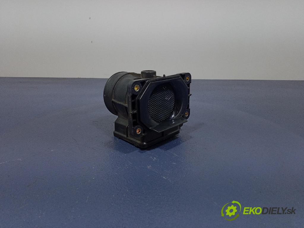 Mitsubishi Carisma 2002 průtokoměr: E5T08271