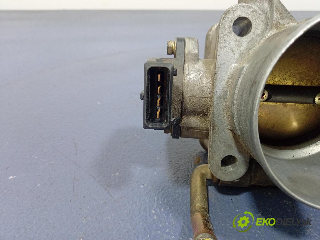 Mitsubishi Carisma 2002 klapka EAC60-003