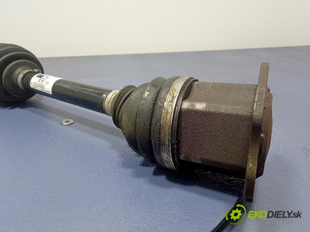 Audi A6 2016 poloos Prava: Predné 4G0407271F