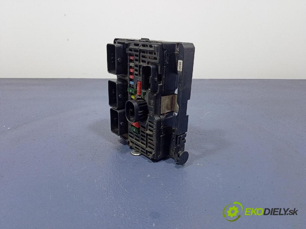 Citroen C4 2005 skříňka Pojistky 9657718780