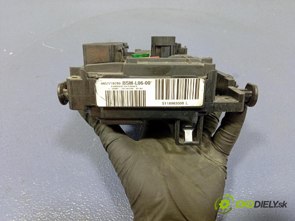 Citroen C4 2005 skrinka Poistky: 9657718780