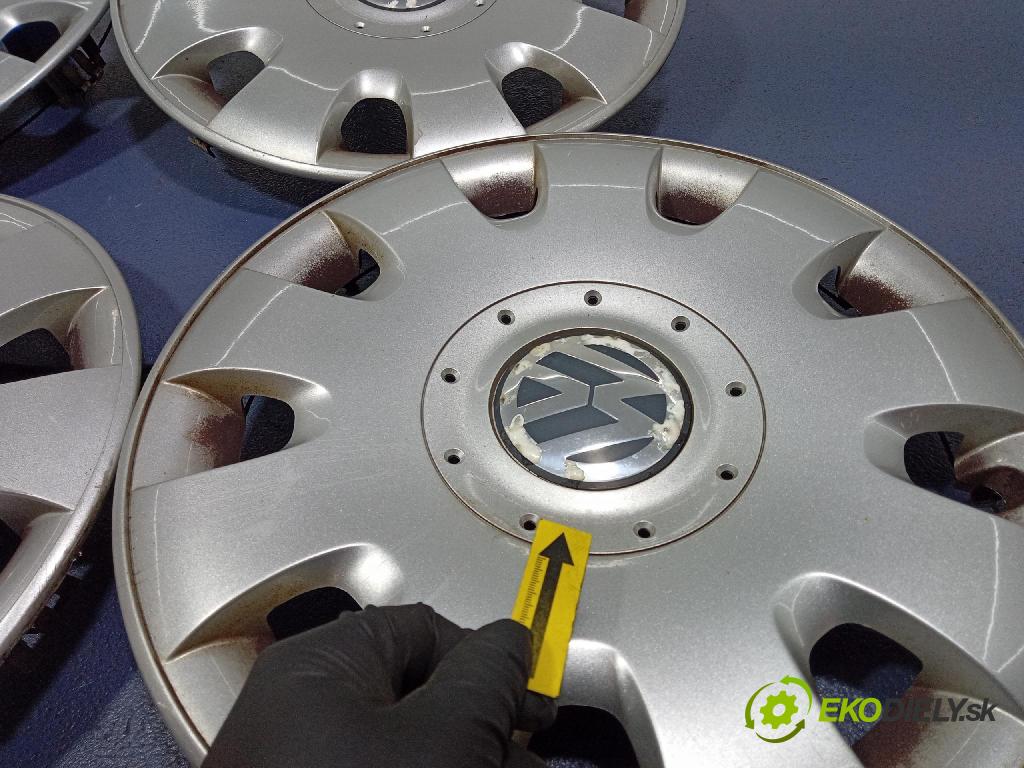 Vw Golf 2004 puklica kola: 1T0601147