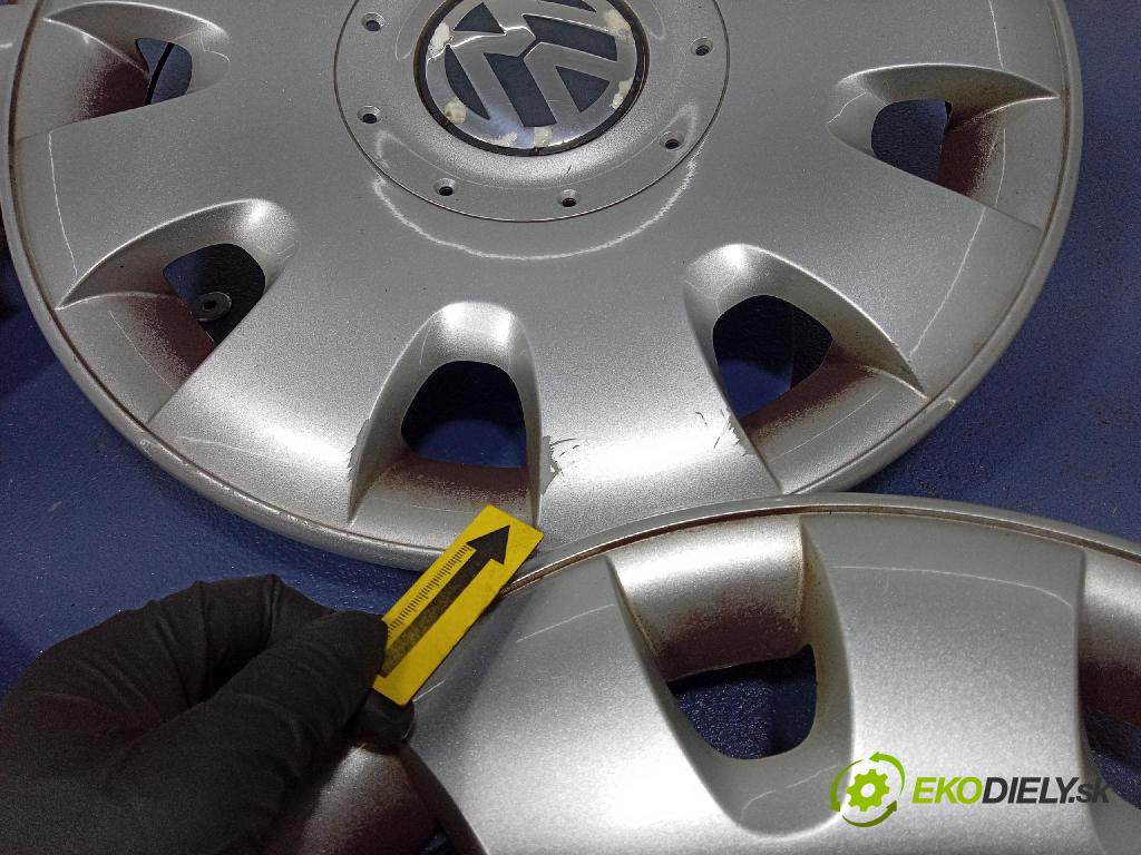 Vw Golf 2004 puklica kola: 1T0601147