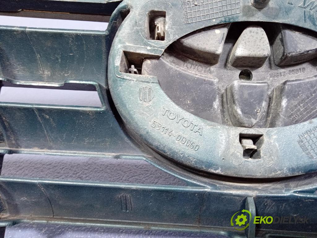 Toyota Avensis 2003 miežka / Gril: 53114-0D060