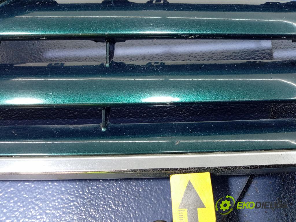 Toyota Avensis 2003 miežka / Gril: 53114-0D060