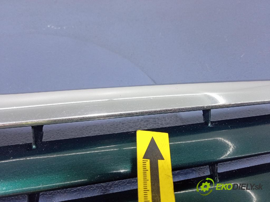 Toyota Avensis 2003 miežka / Gril: 53114-0D060