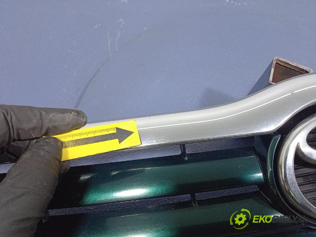 Toyota Avensis 2003 miežka / Gril: 53114-0D060