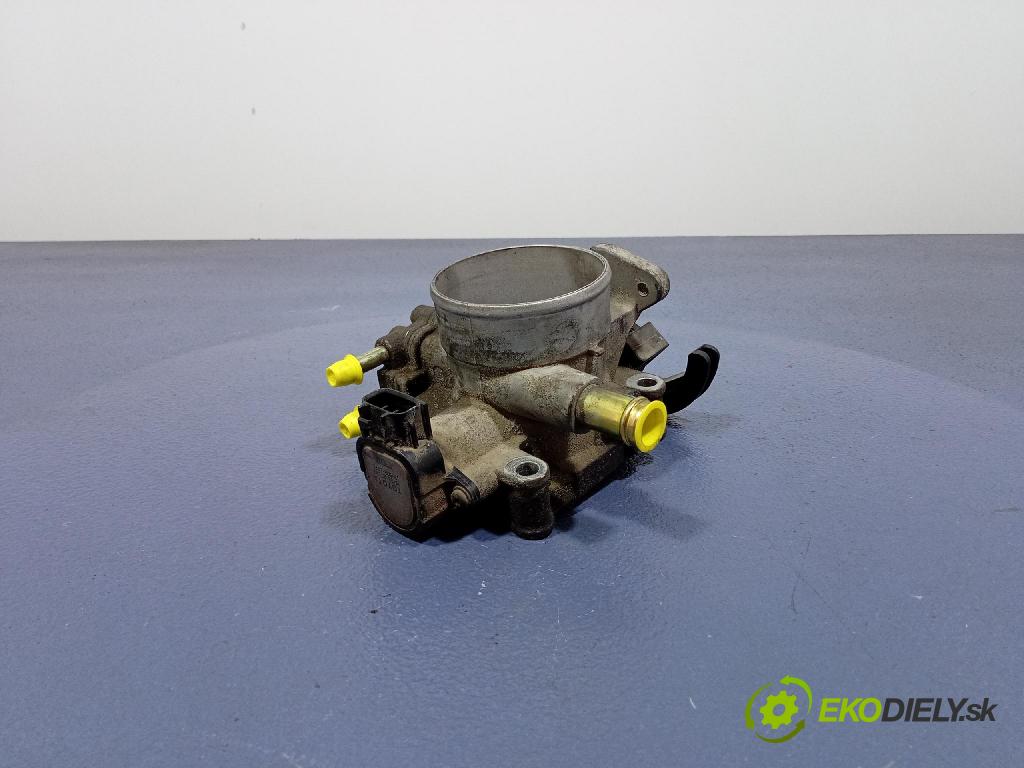 Toyota Avensis 2003 klapka 89452-20130