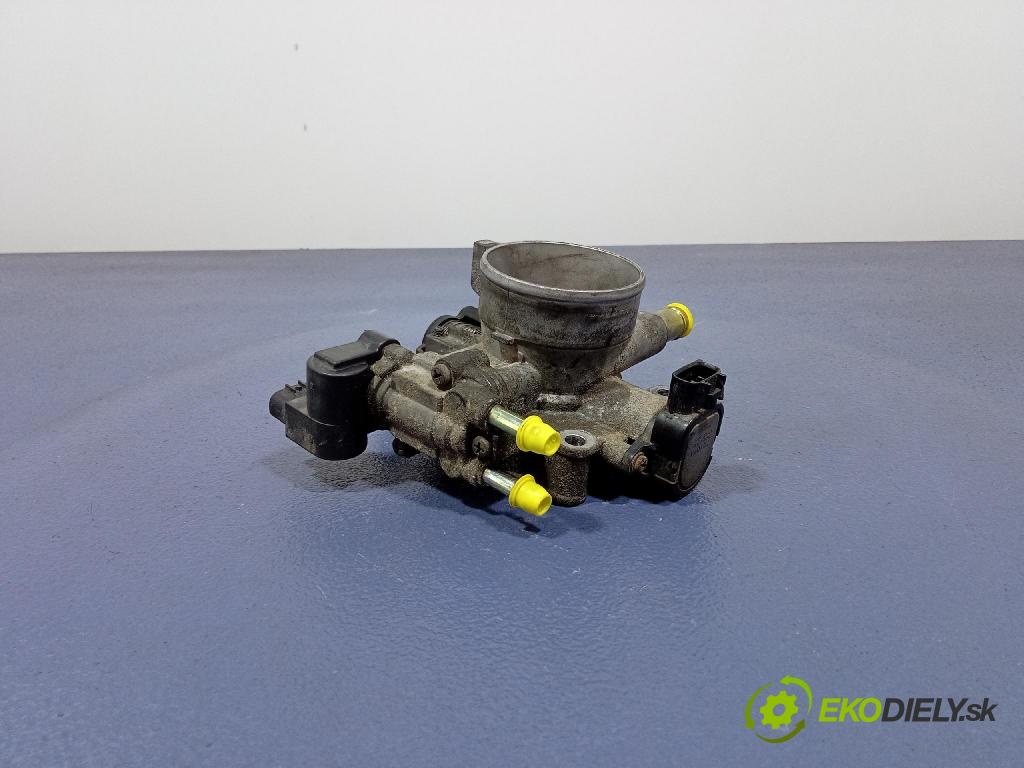 Toyota Avensis 2003 klapka 89452-20130