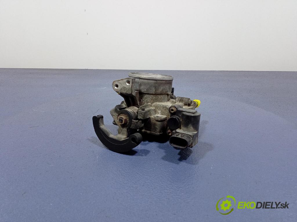 Toyota Avensis 2003 klapka 89452-20130