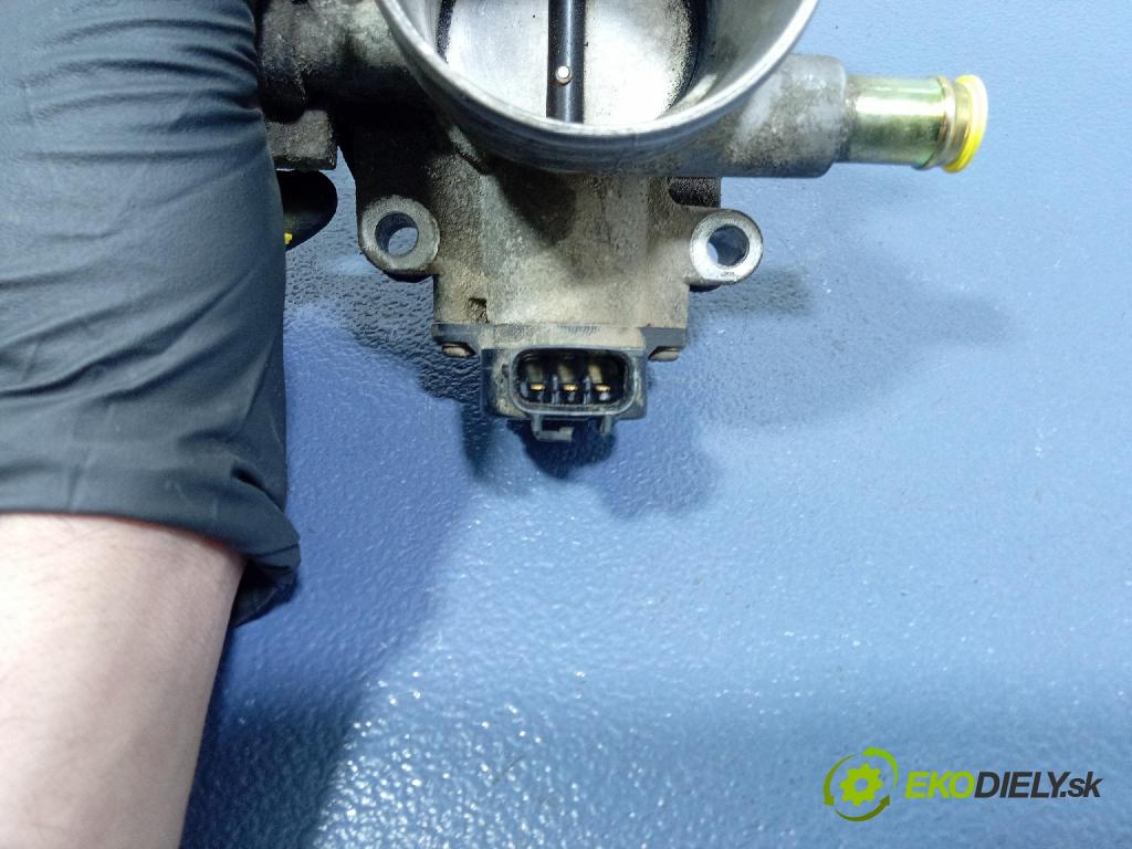 Toyota Avensis 2003 klapka 89452-20130