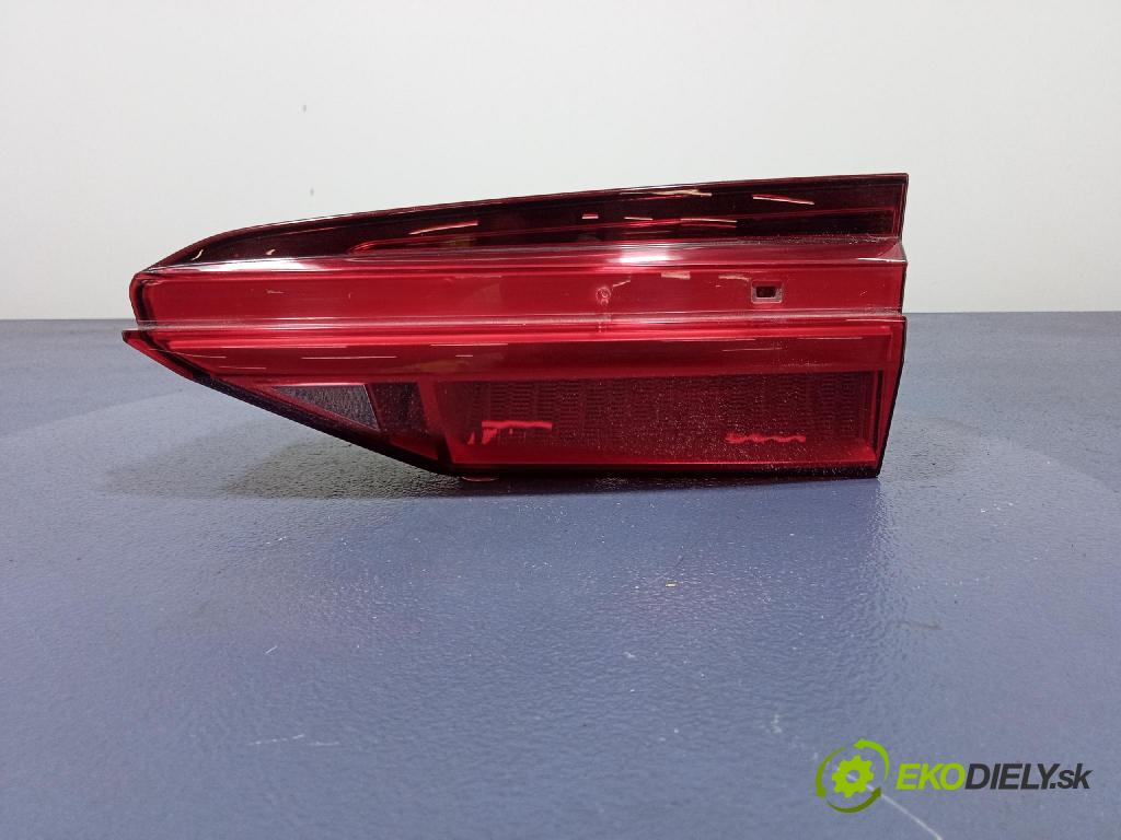 Audi A6 2020 svetlo / reflektor zad Prava: Vnútri: 4K5945076