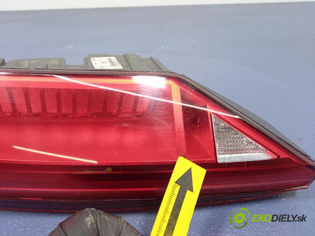 Audi A6 2020 svetlo / reflektor zad Prava: Vnútri: 4K5945076