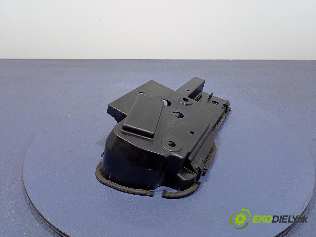 Audi A6 2020 kryt Plast: Interiéry: 4K5827569