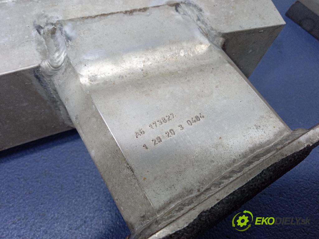 Audi A6 2020 výstuha narazník zad 4K0807309