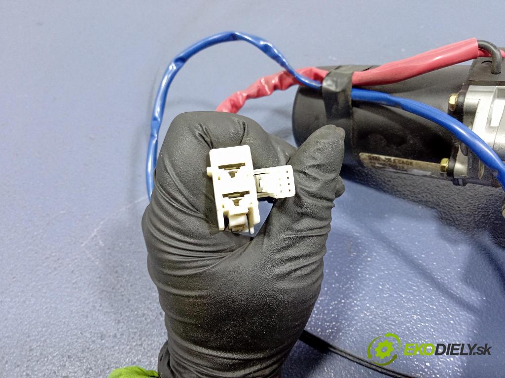 Toyota Avensis 2003 čerpadlo Asistencia: Manažéri: 45200-05240