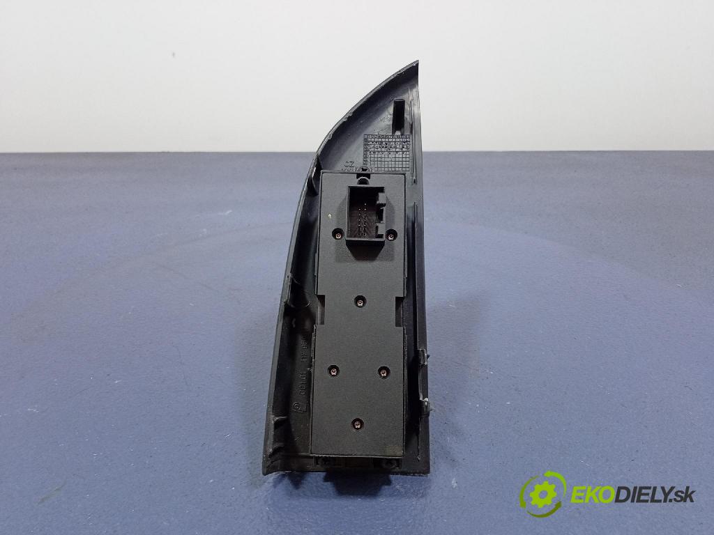 Skoda Fabia 2004 prepínač Okná: