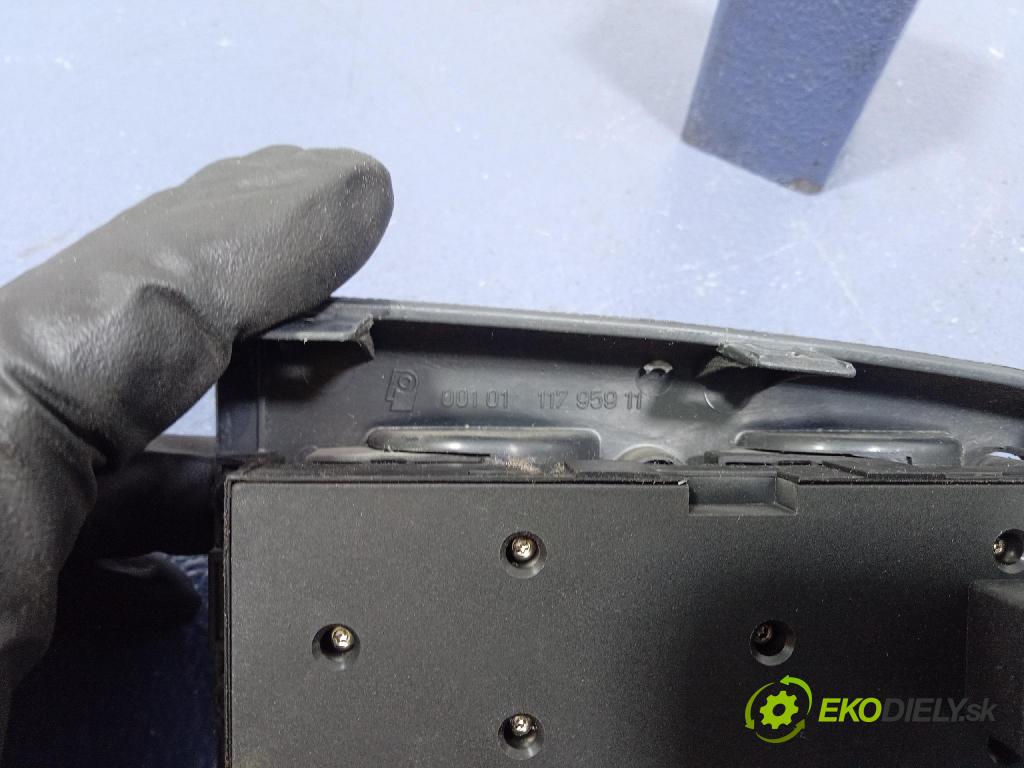 Skoda Fabia 2004 prepínač Okná: