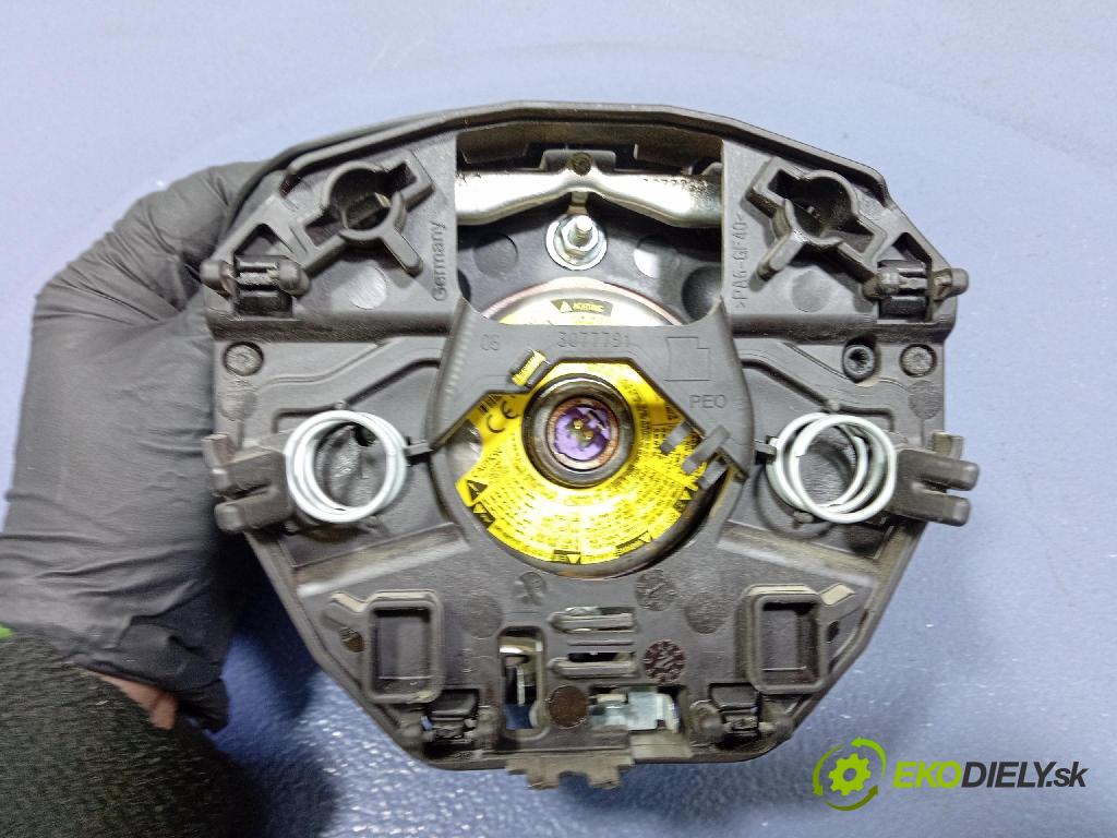 Skoda Superb 2014 kokpit,pristrojová doska