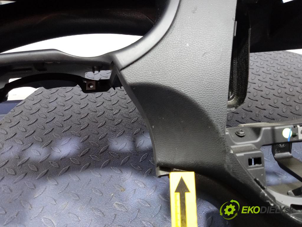 Hyundai I20 2011 kokpit,pristrojová doska 84711-1J400