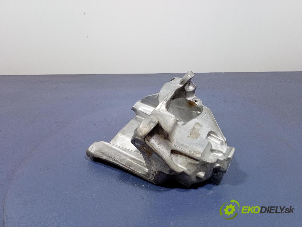 Audi A6 2020 Vankúš/: držiak Motor: 4M0199307BN