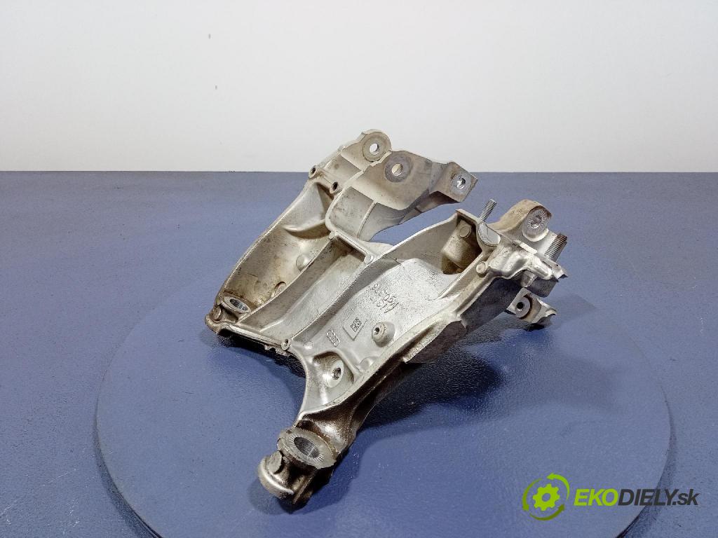 Audi A6 2020 Vankúš/: držiak Motor: 80A399295