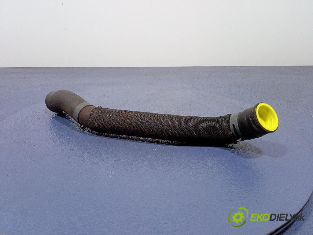 Audi A6 2020 rúrka Chladič: 4K0122101BL