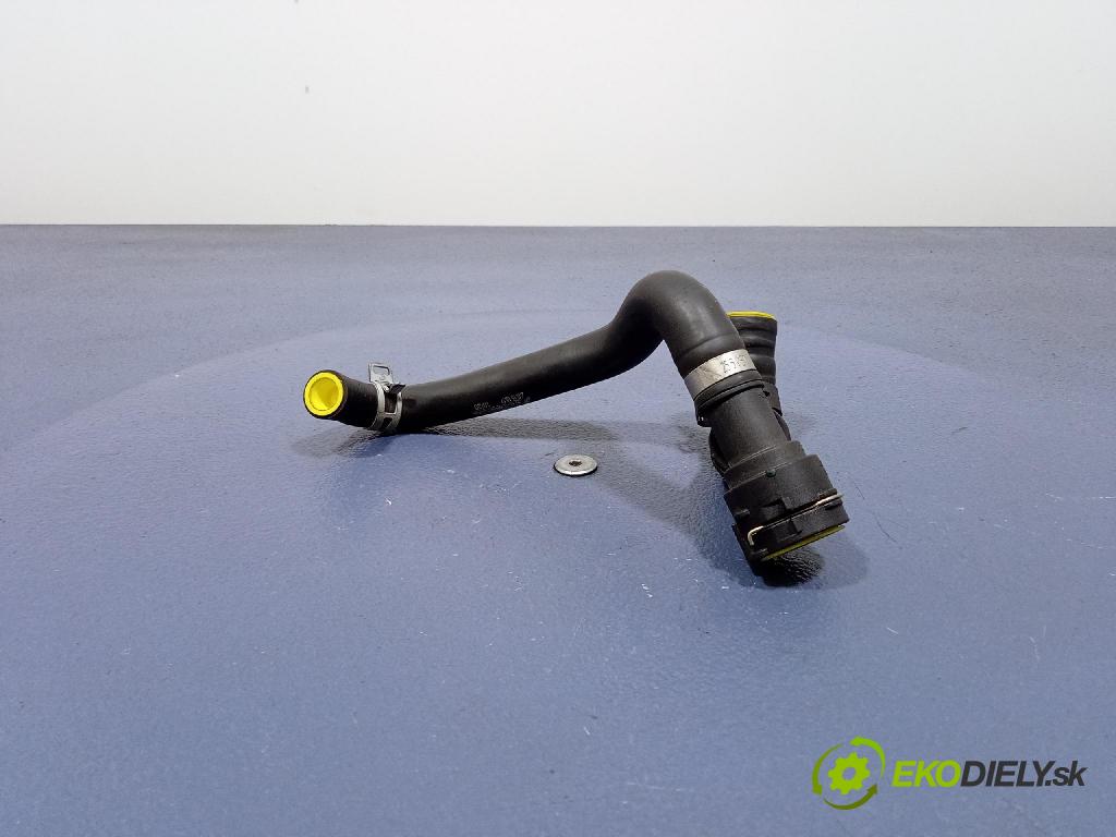 Audi A6 2020 rúrka Chladič: 4K0122109R