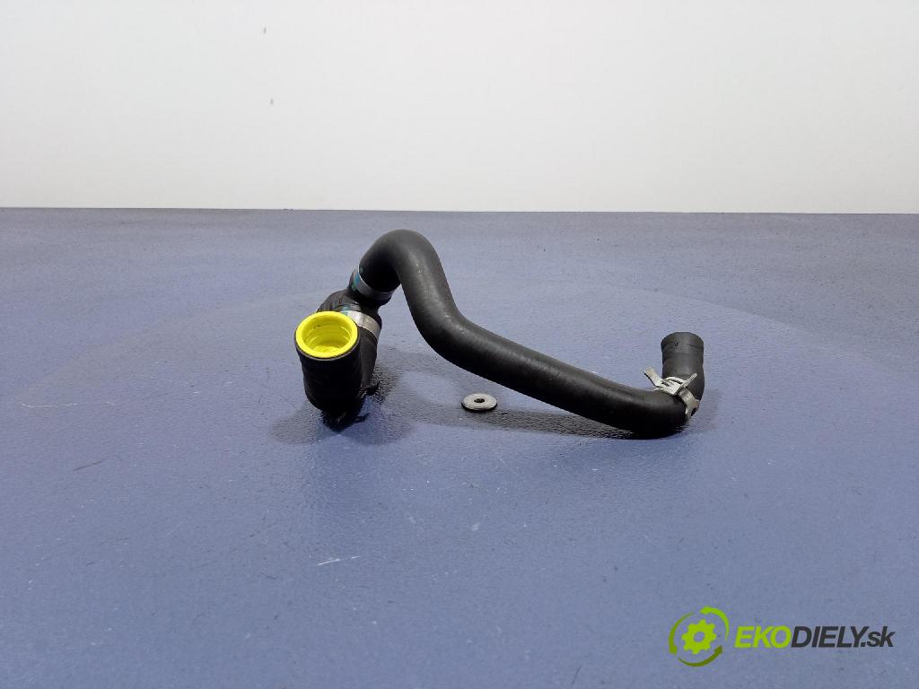 Audi A6 2020 rúrka Chladič: 4K0122109R