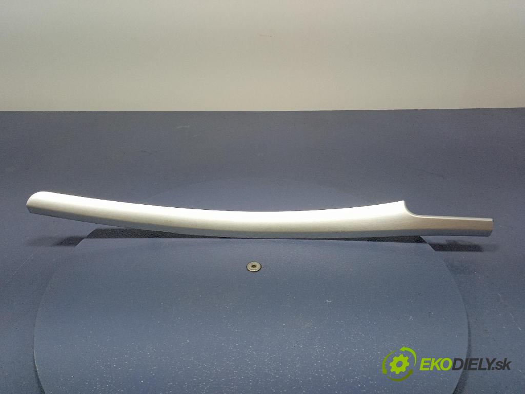 Skoda Superb 2014 lišta Dekoratívne: Vnútri: 3T1858418A