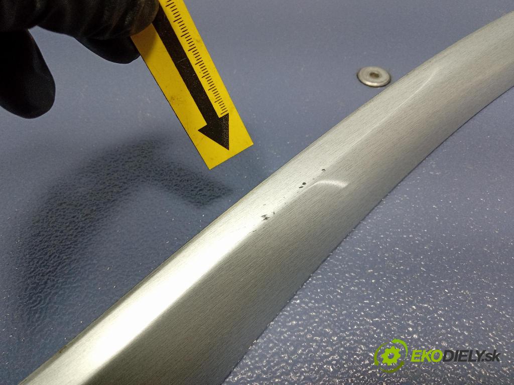 Skoda Superb 2014 lišta Dekoratívne: Vnútri: 3T1858418A