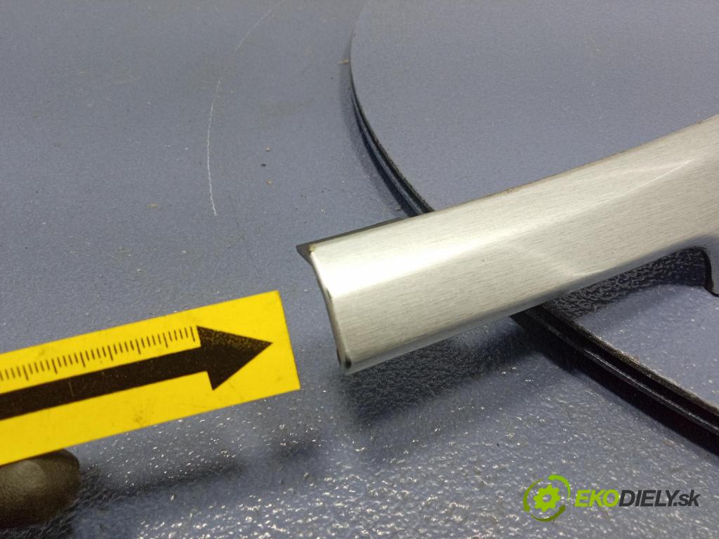 Skoda Superb 2014 lišta Dekoratívne: Vnútri: 3T1858418A