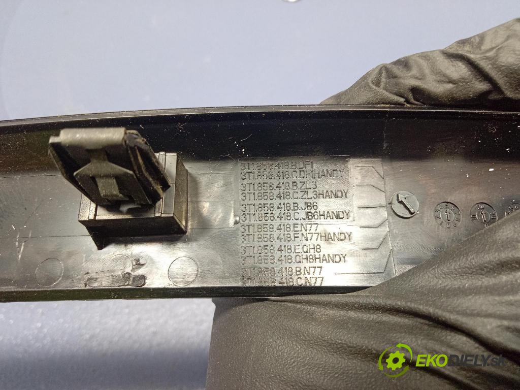 Skoda Superb 2014 lišta Dekoratívne: Vnútri: 3T1858418A