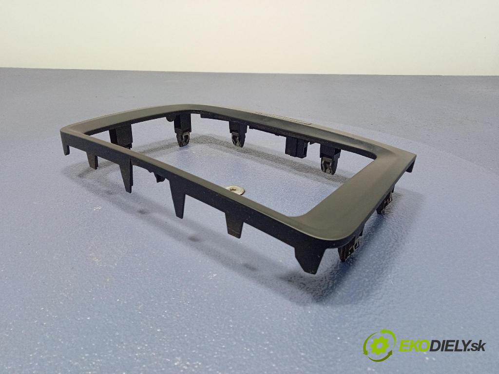 Skoda Superb 2014 lišta Dekoratívne: Vnútri: 3T0858069