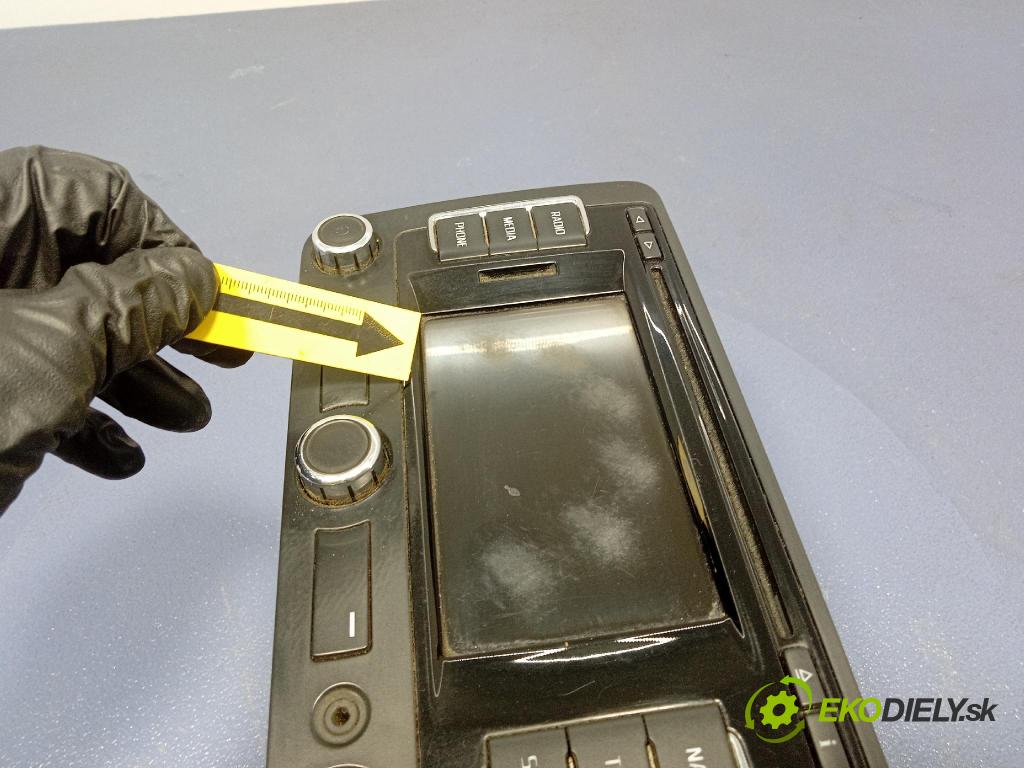 Skoda Superb 2014 Radio I Navigácia: 3T0035197C